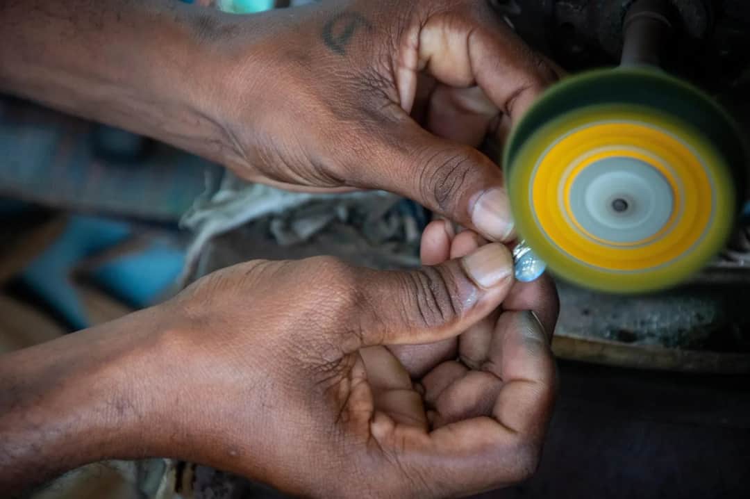 Skuteczne sposoby szlifowania konglomeratu - uniknij błędów i rys