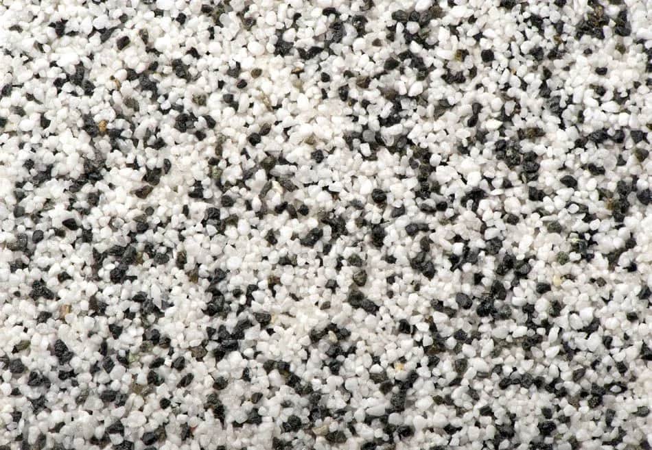 Jak prawidłowo położyć tynk mozaikowy na cokół i uniknąć błędów – poradnik krok po kroku