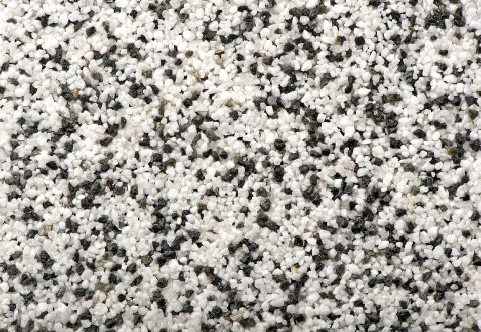 Jak prawidłowo położyć tynk mozaikowy na cokół i uniknąć błędów – poradnik krok po kroku