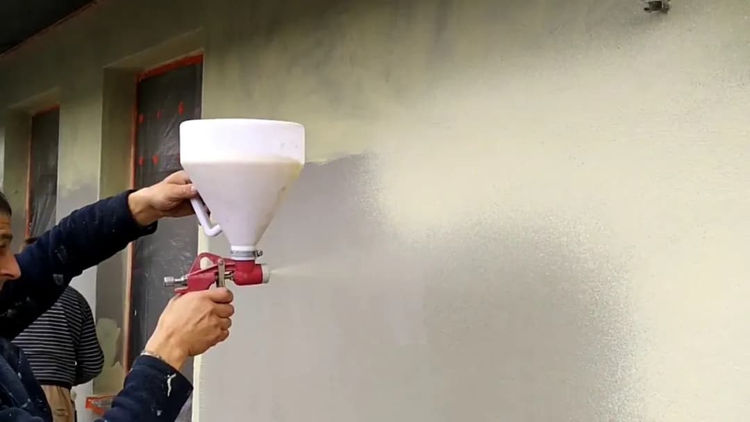 Jaki tynk do pistoletu? Wybierz najlepszy plaster do natrysku