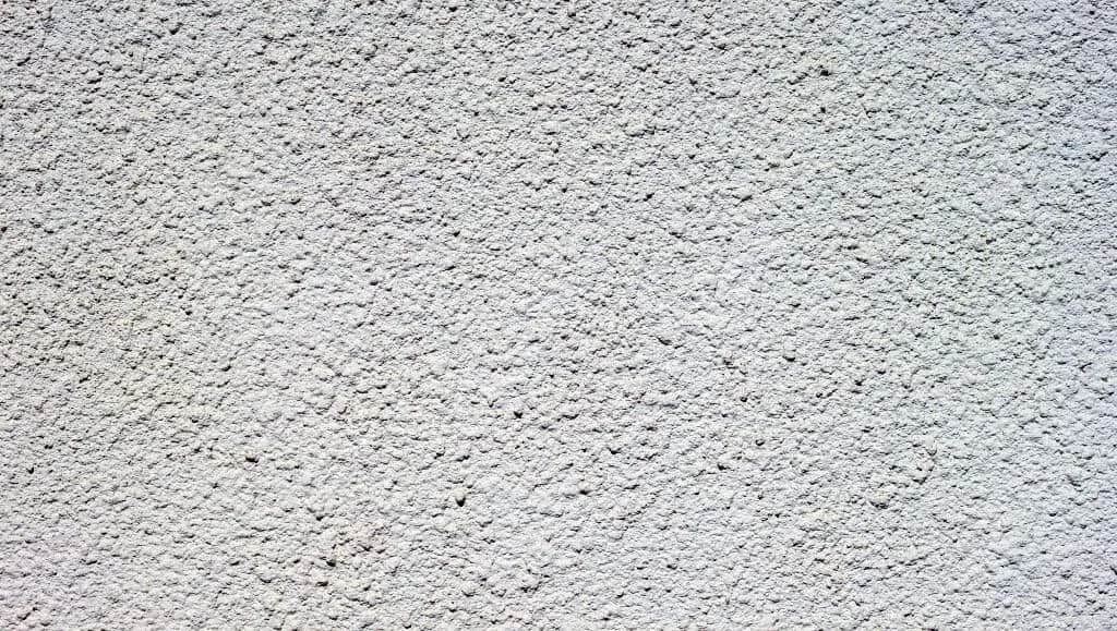 Jak prawidłowo nakładać tynk mozaikowy i uniknąć najczęstszych błędów