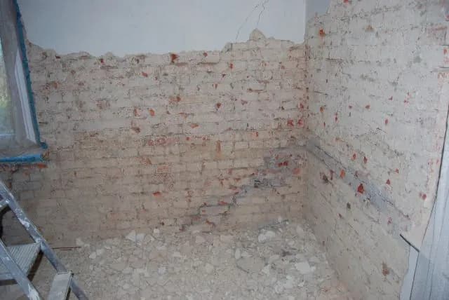 Jak uzyskać efekt starego tynku – proste kroki, materiały i częste błędy do uniknięcia