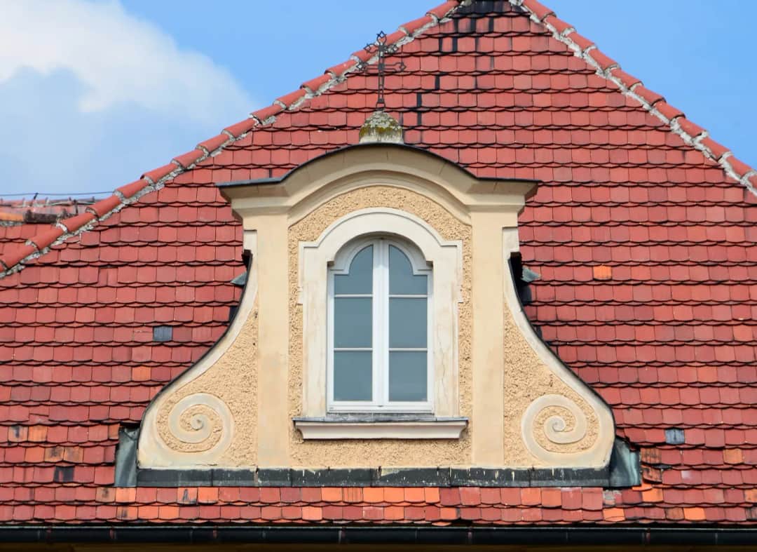 Okienko w dachu krzyżówka: jak rozpoznać dymnik, lukarnę i świetlik