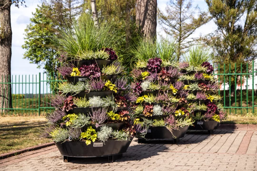 Jak zrobić piękny kwietnik kaskadowy? Prosty poradnik dla każdego