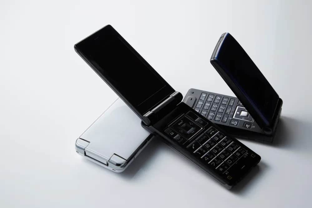 Telefony klasyczne z dużym wyświetlaczem – przegląd i porównanie