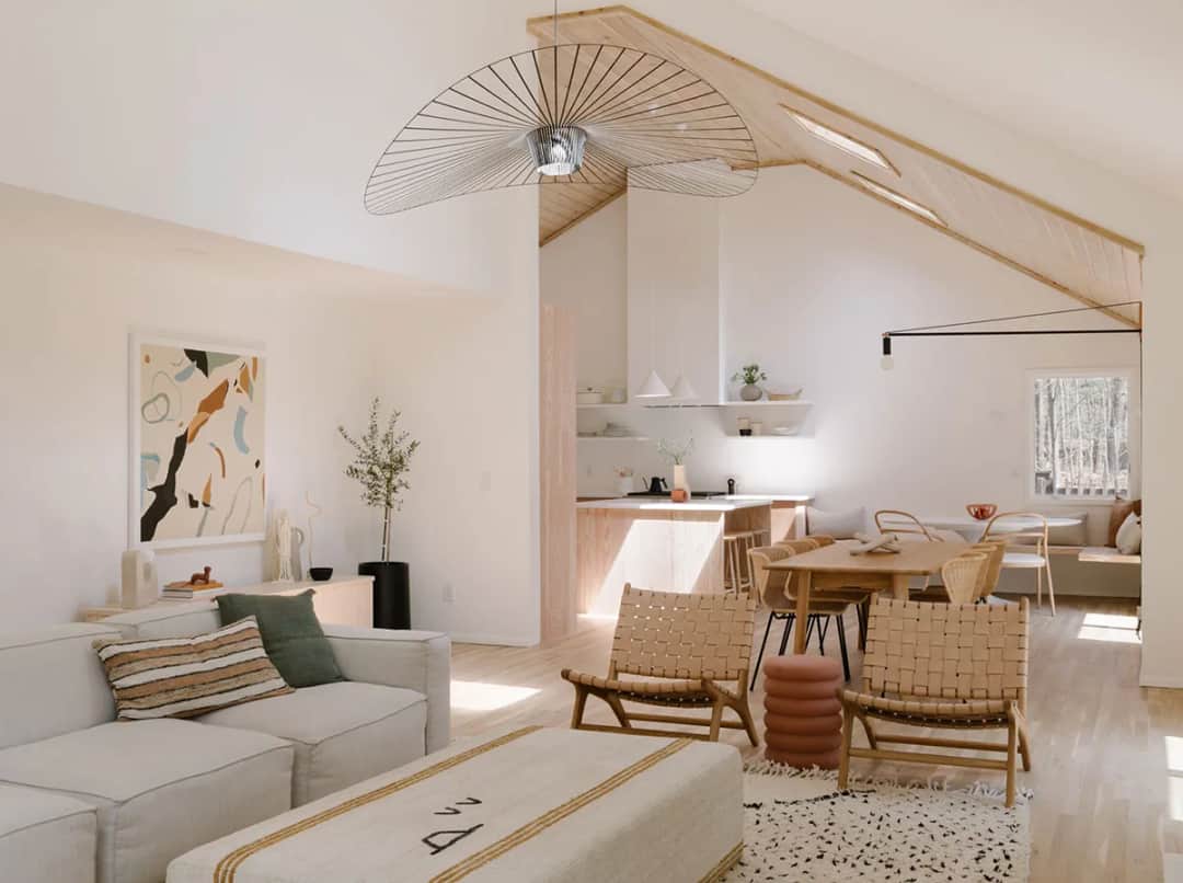 Jak urządzić wnętrze domku na działce, by zachwycało funkcjonalnością i stylem