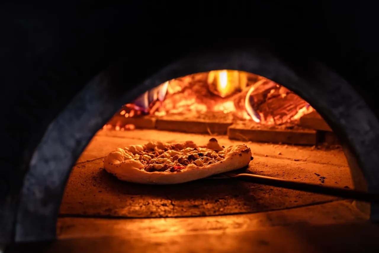 Jak zbudować piec do pizzy na drewno? Podpowiadamy