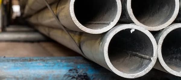 Rury stalowe do CO: Wybór, montaż i wady. Ekspert radzi.