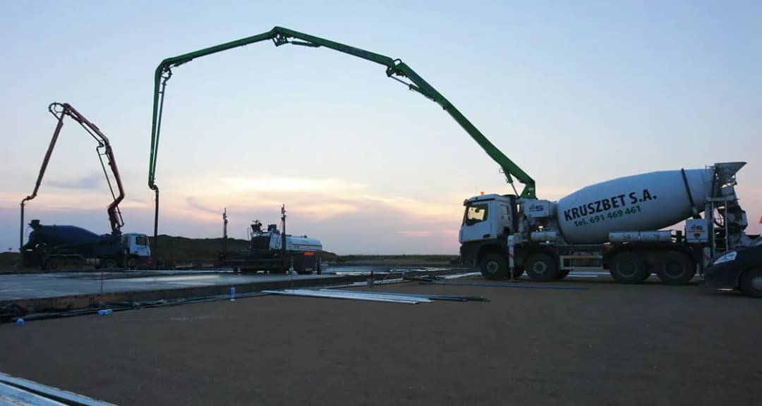 Ile kosztuje m3 betonu B20? Sprawdź ceny i ukryte koszty