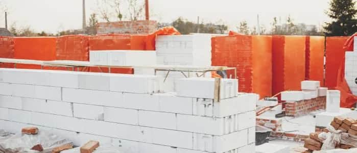 Ile bloczków betonowych 24x24x59 potrzebujesz na m2 ściany?