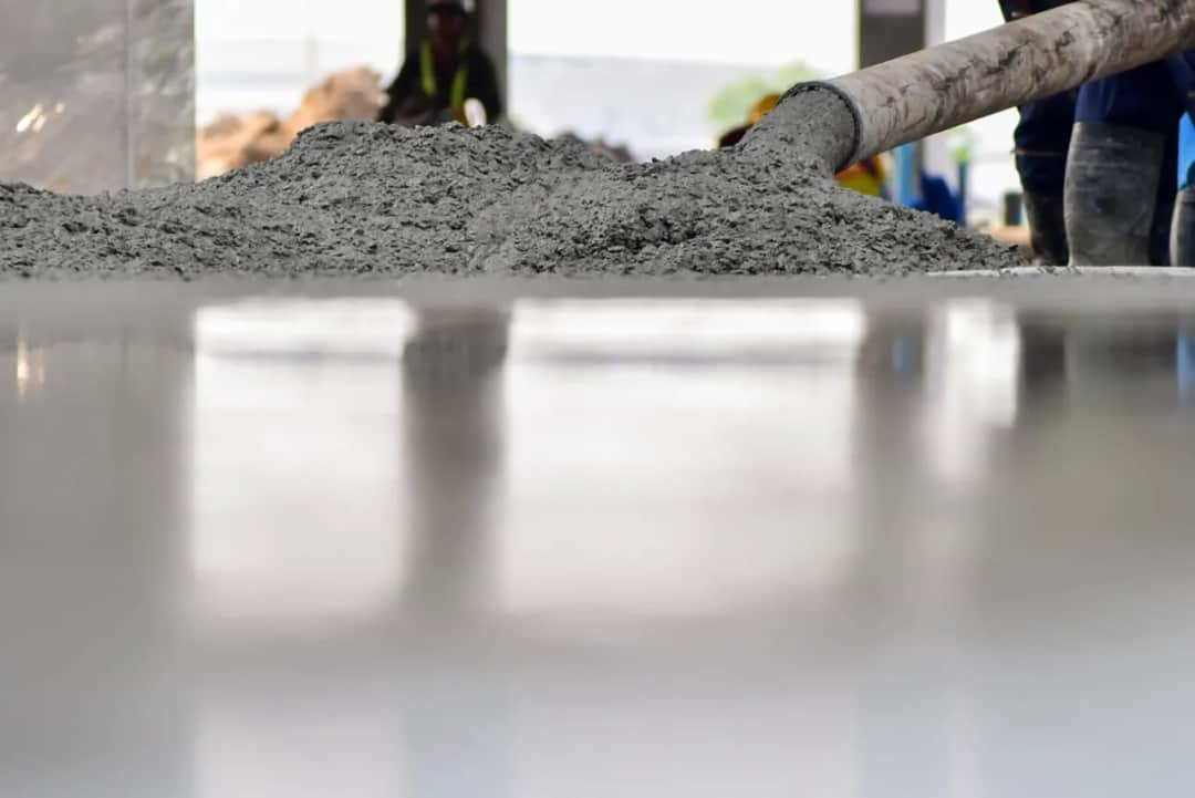 Co to jest zaprawa sucha? Poznaj jej właściwości i zastosowania w budownictwie