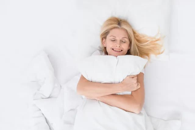 Rodzaje poduszek do spania – jakie są dostępne?