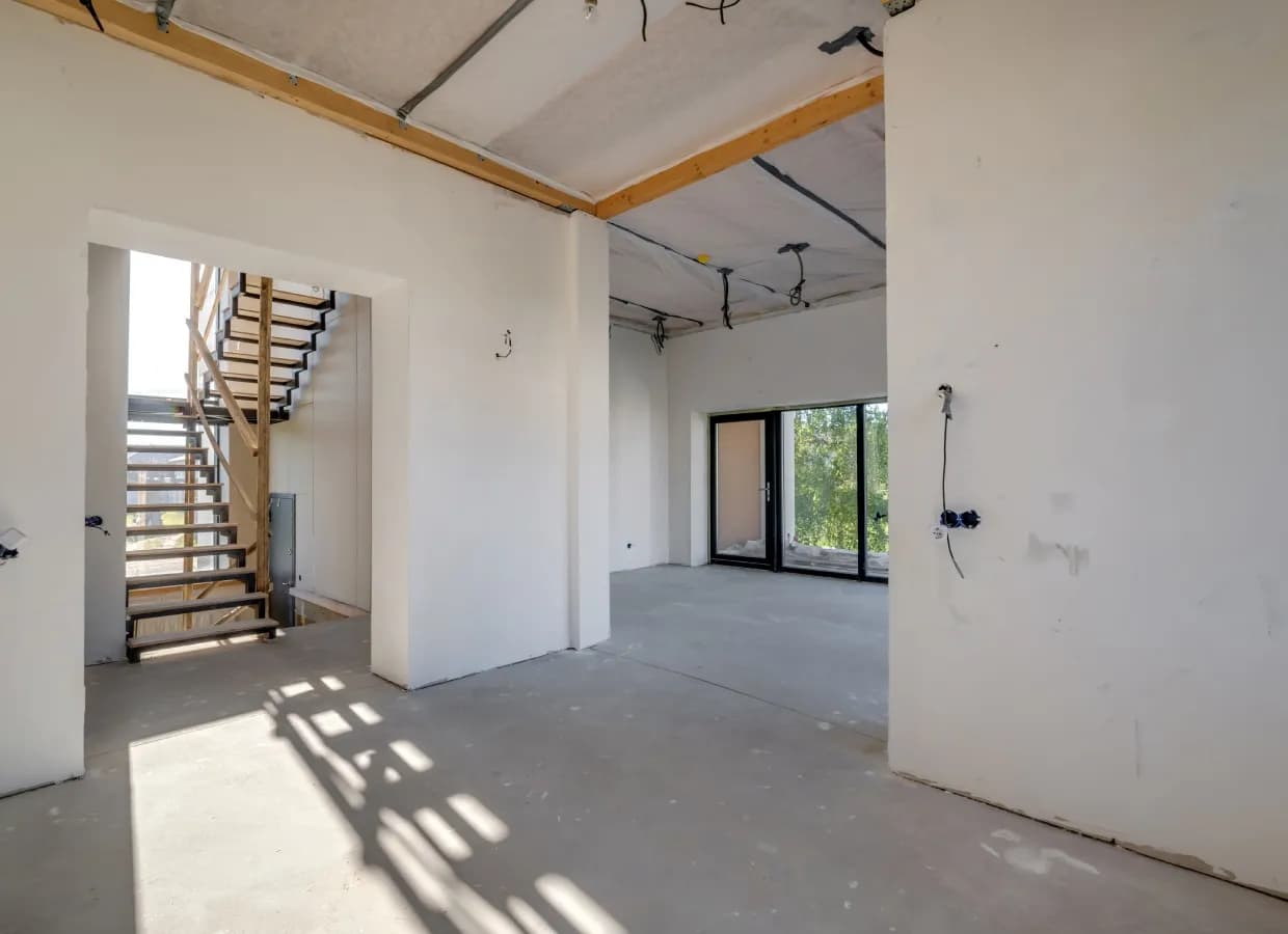 Budowa domu krok po kroku – co musisz wiedzieć przed rozpoczęciem?