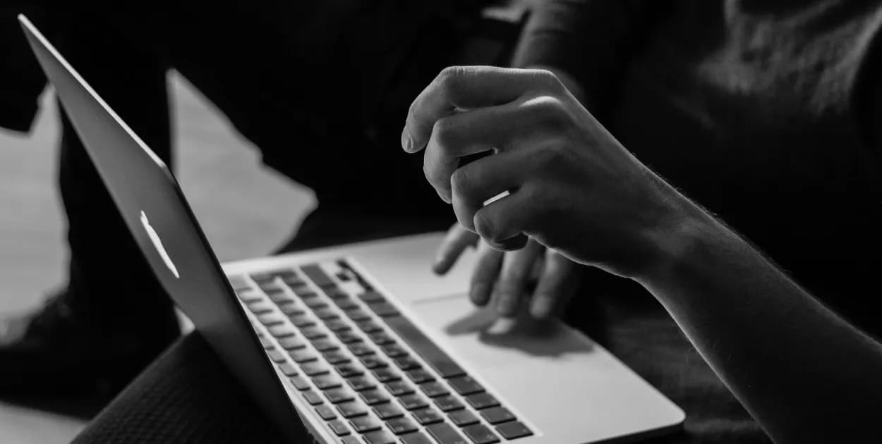 W jaki sposób zrozumieć i analizować warunki promocji różnych stron internetowych