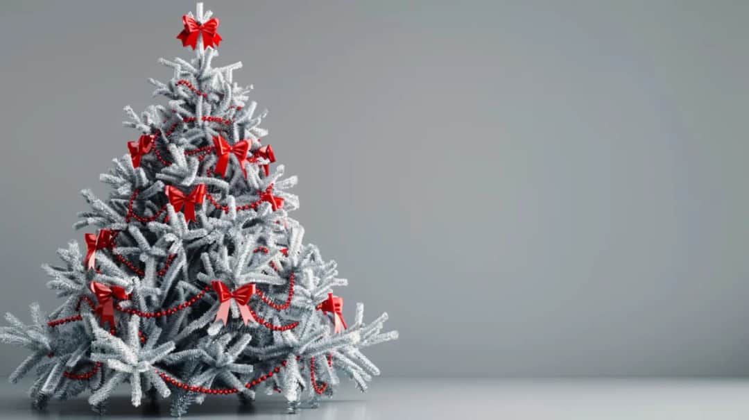 Czerwono-srebrna choinka: Energetyczny look na święta