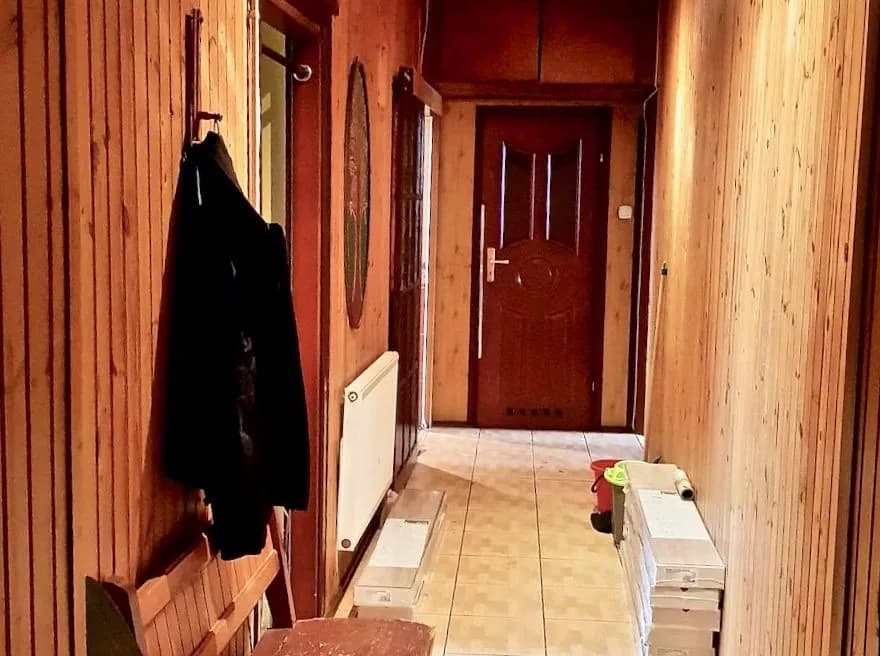 Jak zerwać boazerię bezpiecznie - 5 prostych kroków do czystej ściany